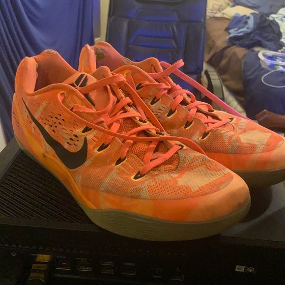 Nike Kobe 9 EM Low Pearce Mango - Picture 1 of 6